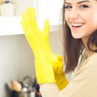 Eldobható gumikesztyű